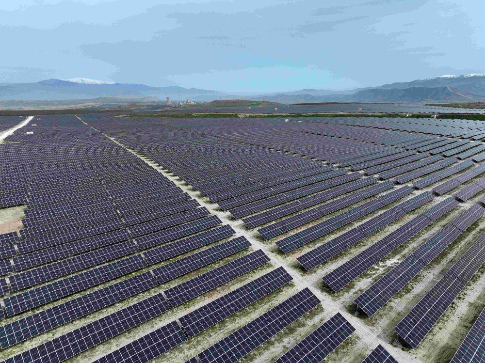 RWE şi PPC vor construi noi proiecte fotovoltaice de 567 MWp în Macedonia Centrală