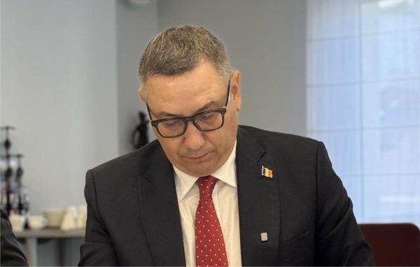 Ponta flooded Romanian villages to save Belgrade; Former prime minister, presidential candidate - one step away from being criminally charged for high treason?