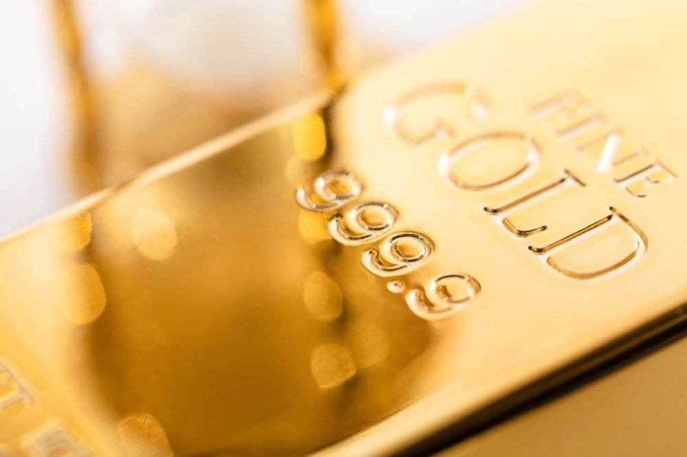 Aurul depăşeşte 3.200 de dolari uncia pe fondul escaladării tensiunilor comerciale