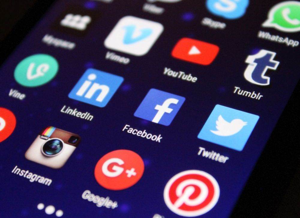 Mark Zuckerberg recunoaşte că a cumpărat Instagram