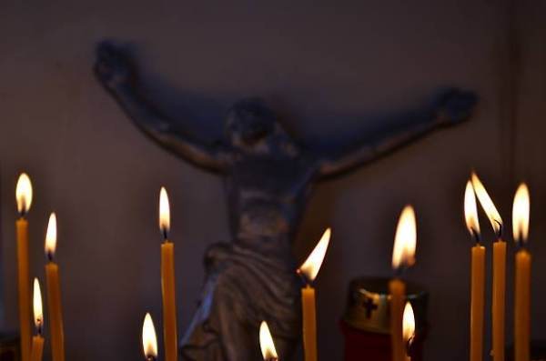 Sfânta Lumină va fi adusă de la Ierusalim sâmbătă