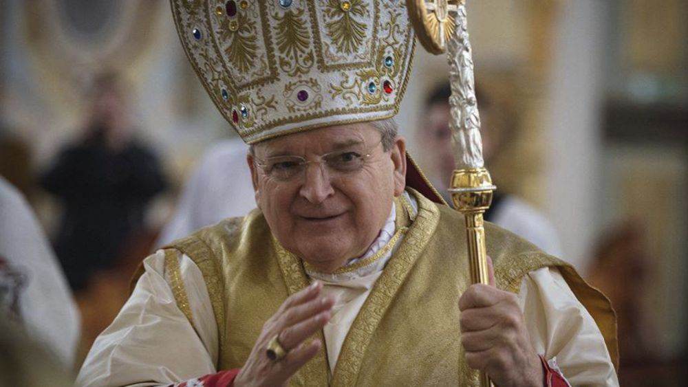 Donald Trump îl susţine pe cardinalul Raymond Burke pentru a deveni următorul Papă