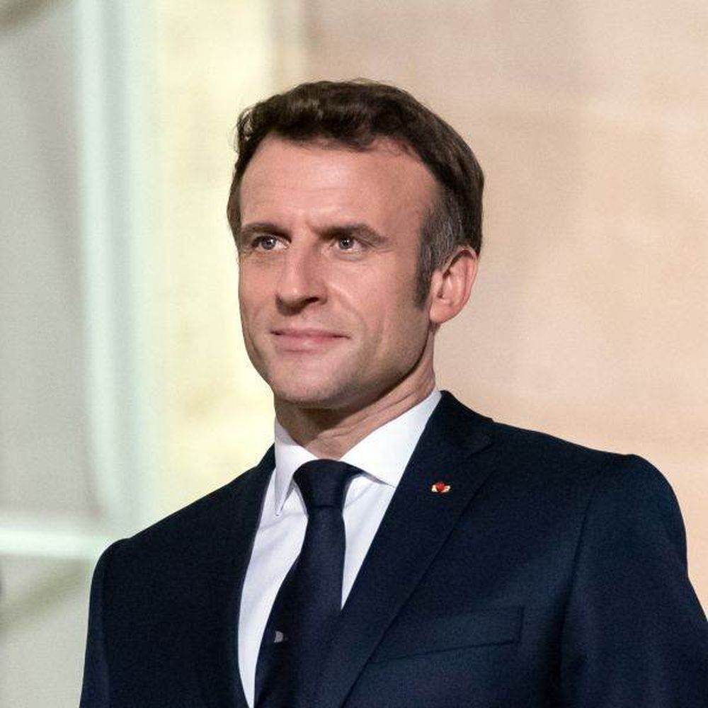 Emmanuel Macron, printre ultimii care şi-au luat rămas-bun de la papă