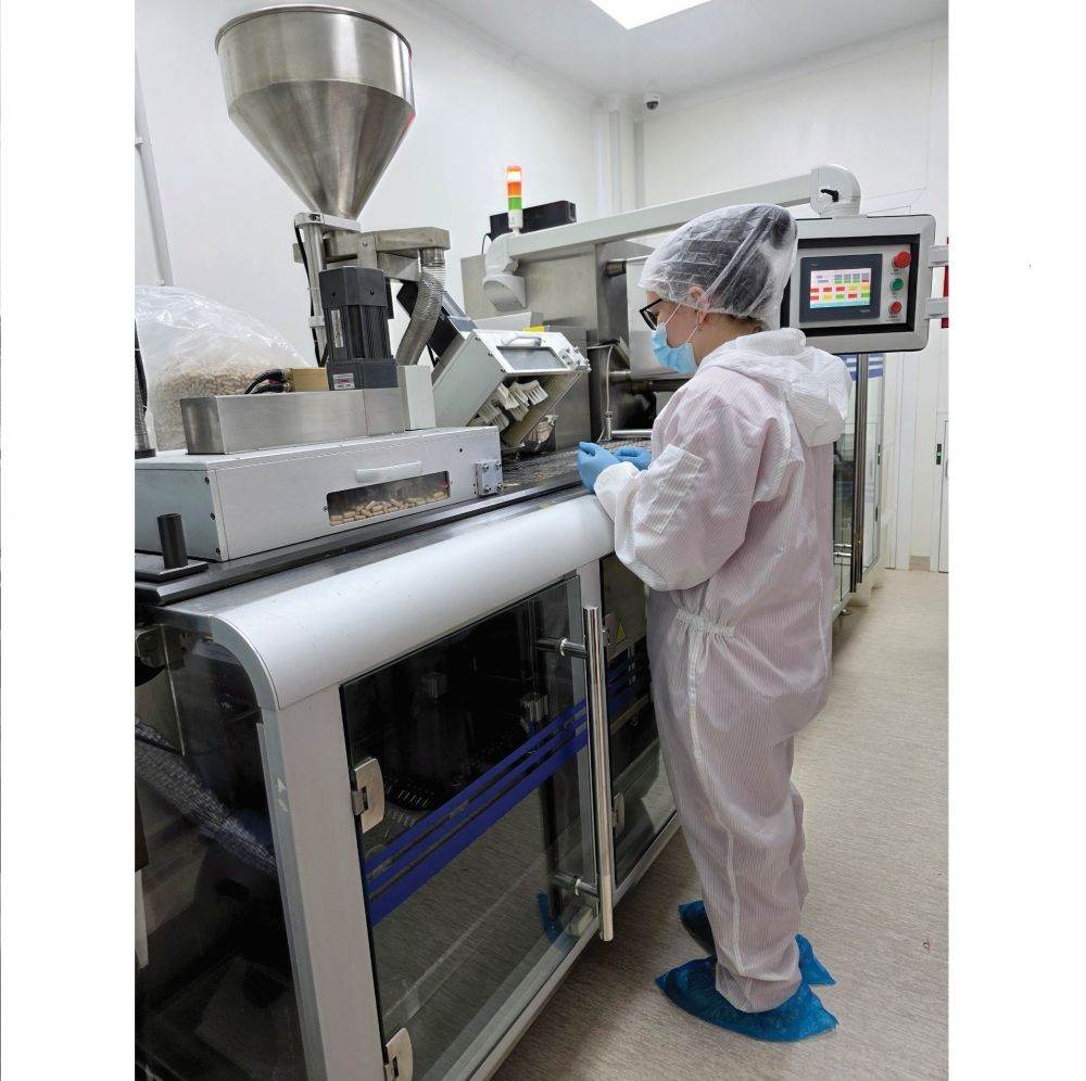 COSMO PHARM redefineşte excelenţa cu un laborator ultramodern, conform standardelor U.E şi GMP