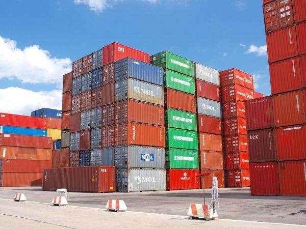 Îmbunătăţire surprinzătoare a încrederii din zona euro după şocul tarifelor din SUA