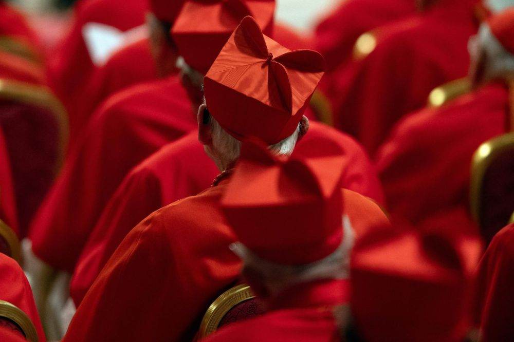 Vaticanul, în aşteptarea fumului alb