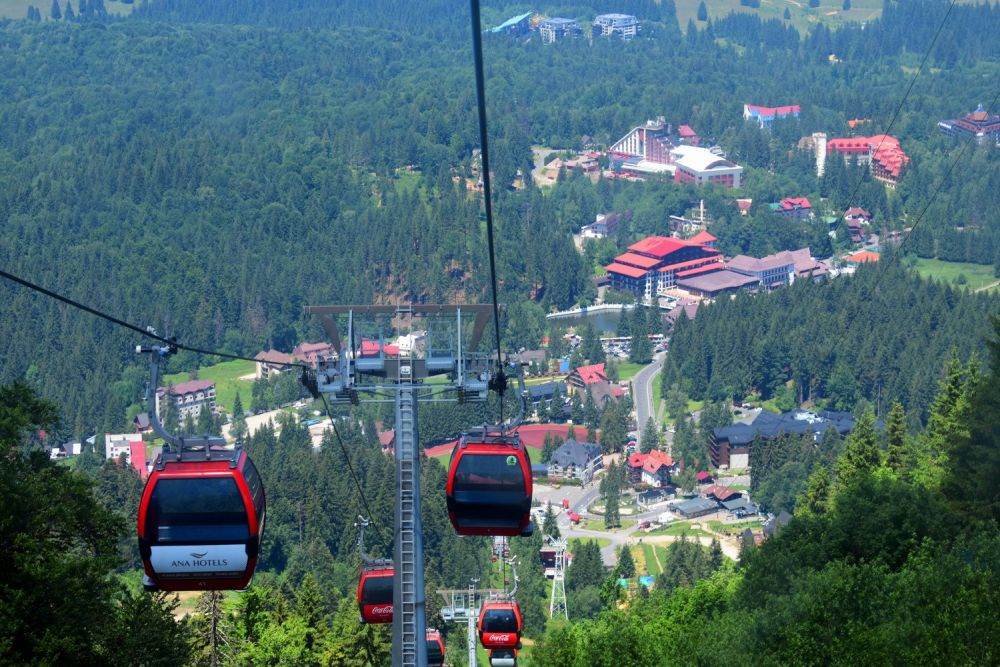 În luna martie turismul a continuat să scadă: -4,1% la sosirile românilor în structurile de cazare clasificate