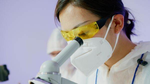 Descoperire promiţătoare în lupta cu bolile neurodegenerative: o moleculă care opreşte moartea celulară