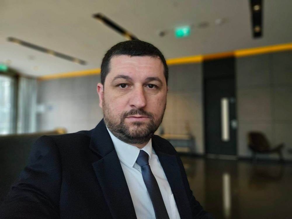 Libra Bank a blocat conturile AUR şi pe cele ale unor firme asociate cu Marius Lulea şi a sesizat Oficiul pentru Spălarea Banilor pentru tranzacţii suspecte