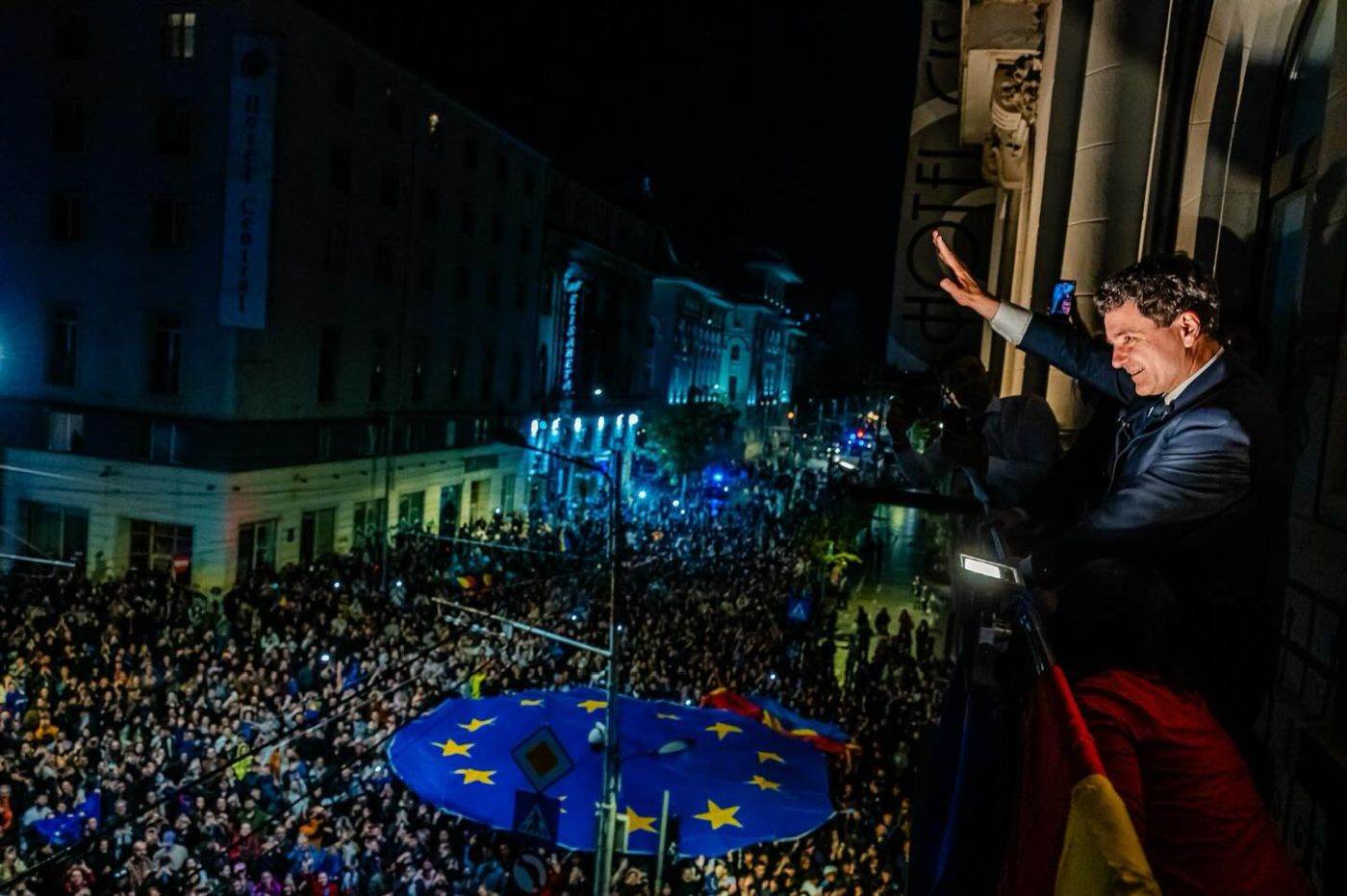 Sursa foto: Facebook / Nicuşor Dan