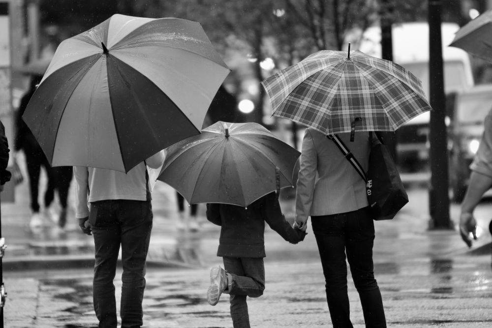 Trei elevi răniţi într-un atac cu cuţitul comis de un coleg care ar fi vizat fete