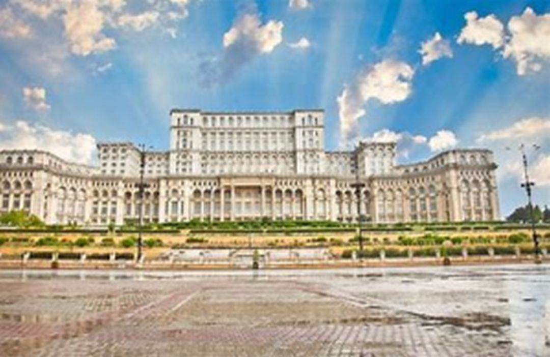 Drapelul Israelului, proiectat pe faţada clădirii Parlamentului