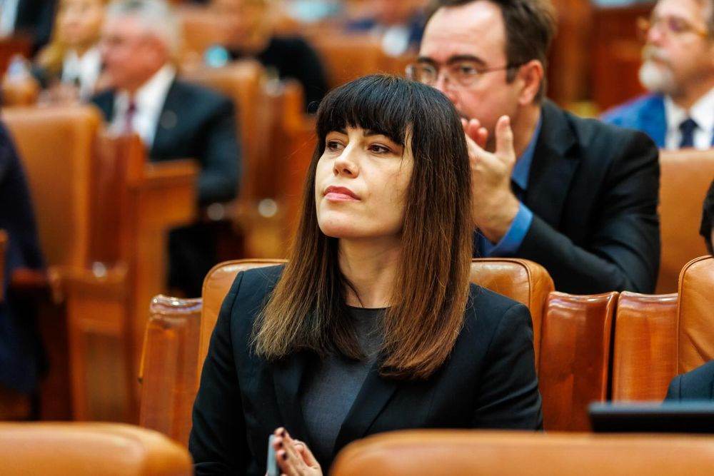 Cristina Prună cere desfiinţarea AMEPIP: "O instituţie inutilă, fără conducere şi fără rezultate"