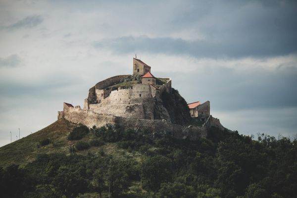 România digitalizează patrimoniul cultural cu ajutorul unei platforme naţionale