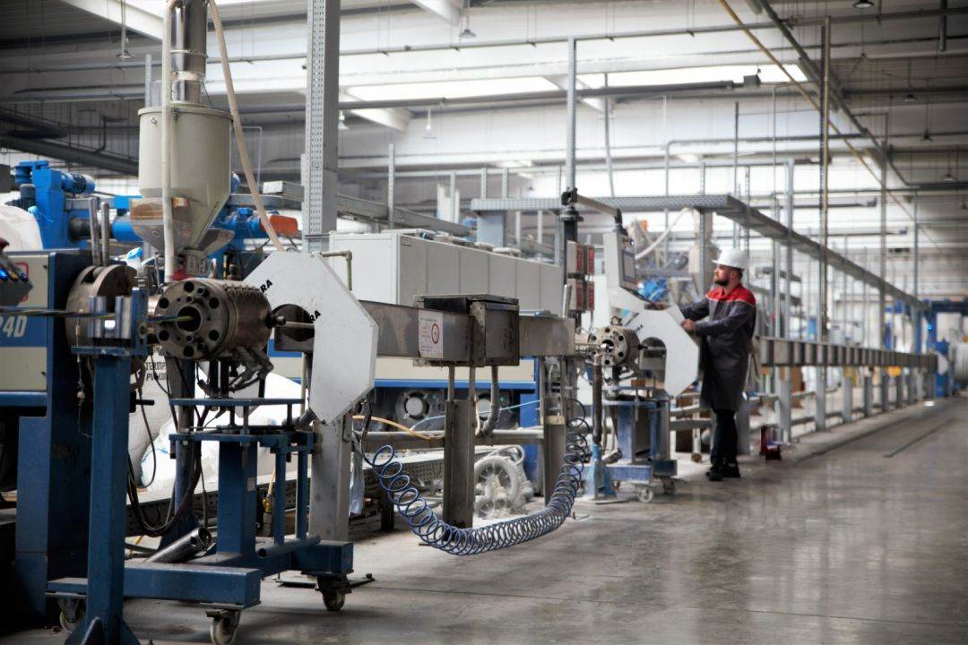 Romcab cere daune de peste 1,5 miliarde lei de la Electrica şi Hidroelectrica 