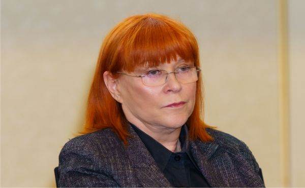 Anca Bidian, Kiwi Finance: "Foarte mulţi clienţi au ajuns mai educaţi decât o parte dintre «bancheri»"