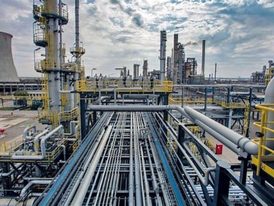 OMV Petrom reia producţia la rafinăria Petrobrazi