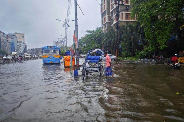 Tragedy in India: Monsoon rains cause dozens of deaths