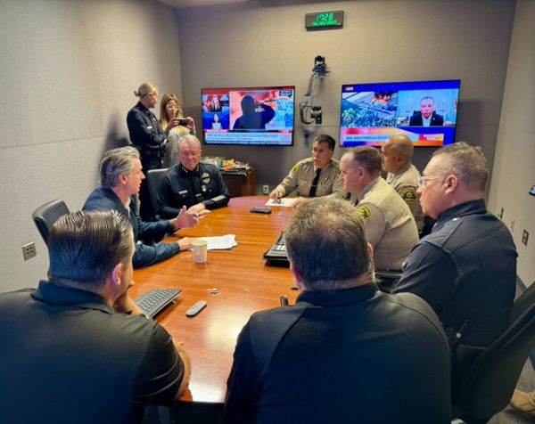 Governor Gavin Newsom, during a meeting with police and emergency services representatives in Los Angeles, to manage the situation caused by the protests generated by the decision of the Trump Administration, said: "We are here to maintain the peace, not to get involved in Donald Trump's political games." (Photo source: https://x.com/CAgovernor)
