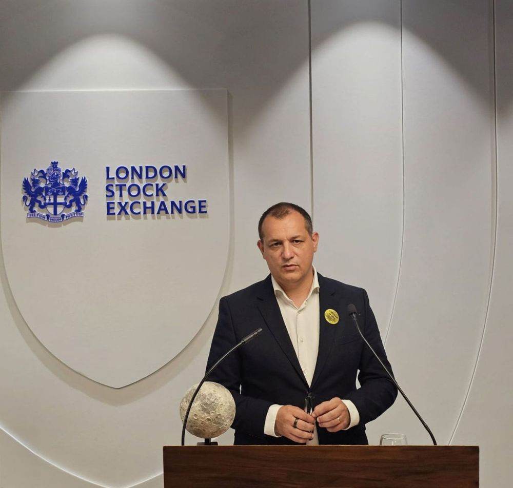 Prima delegaţie din România care închide o sesiune de tranzacţionare la London Stock Exchange