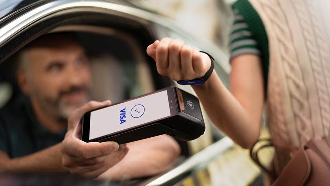  Studiu Visa: Românii cheltuiesc 840 euro pe vacanţă şi preferă plăţile digitale