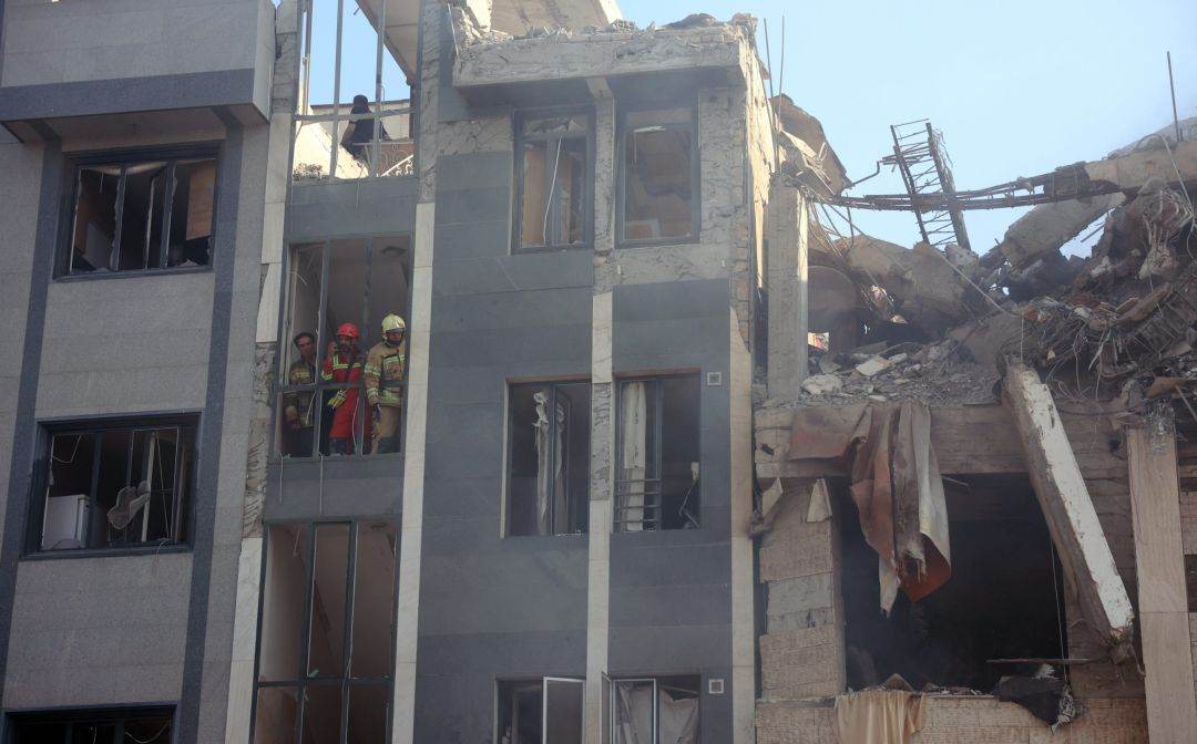 Peste 70 de morţi şi 300 de răniţi în bombardamentele israeliene asupra Iranului