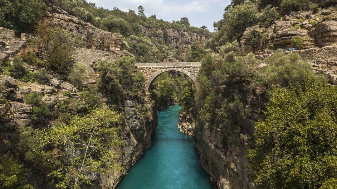 Antalya, destinaţia unde drumeţia întâlneşte istoria: trei trasee care dezvăluie inima Rivierei turce
