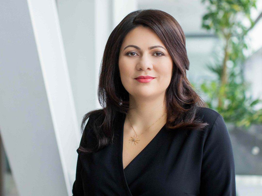 Studiu EY: AI, un sprijin esenţial pentru companii şi oameni în atingerea potenţialului