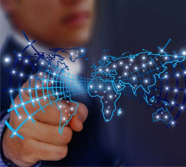 TradeVille: Oracle ţinteşte să devină lider global în infrastructura cloud şi aplicaţiile AI