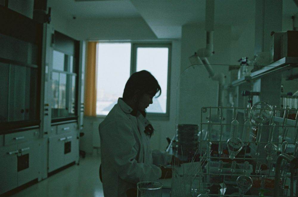 Cercetătorii chinezi stabilesc un nou record de eficienţă în conversia energiei solare în hidrogen
