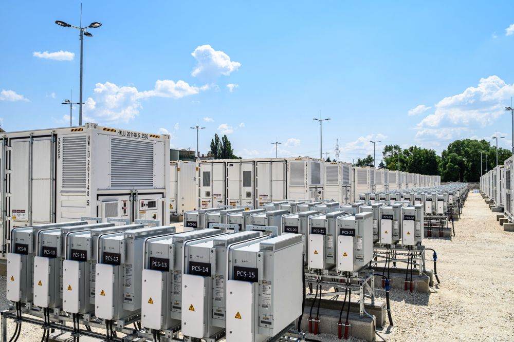 MET Group inaugurează cea mai mare instalaţie de stocare a energiei în baterii din Ungaria