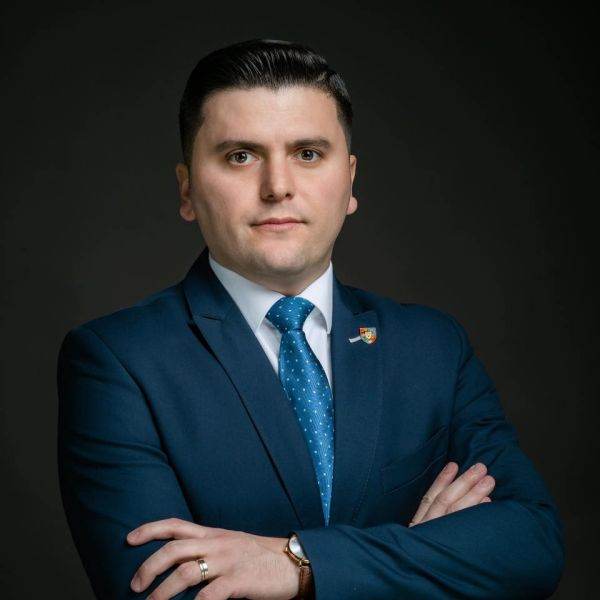 Adrian-Felician Cozma: 'Supraimpozitarea tranzacţiilor bursiere nu va face bine economiei and #8221;
