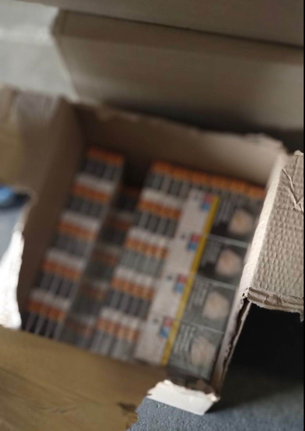 Peste 350.000 de pachete de ţigări de contrabandă, în valoare de 9 milioane de lei, descoperite în Portul Constanţa