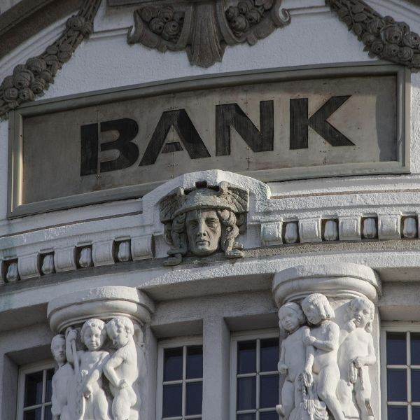 S&P Global Ratings: Profiturile băncilor europene ar fi serios afectate de un eventual război comercial