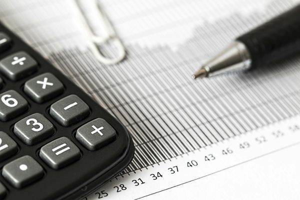 Uniunea Editorilor avertizează că majorarea TVA va reduce drastic lectura în România