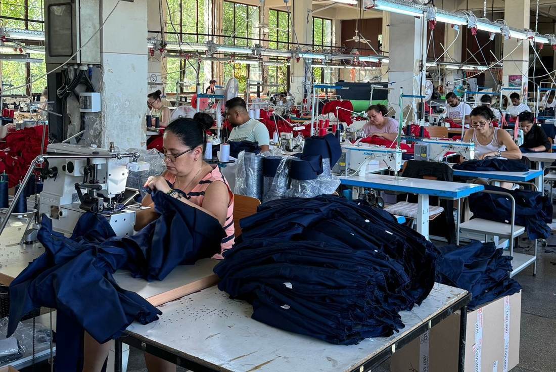 SIVA Uniforms împlineşte 13 ani şi estimează afaceri de 4 milioane de euro