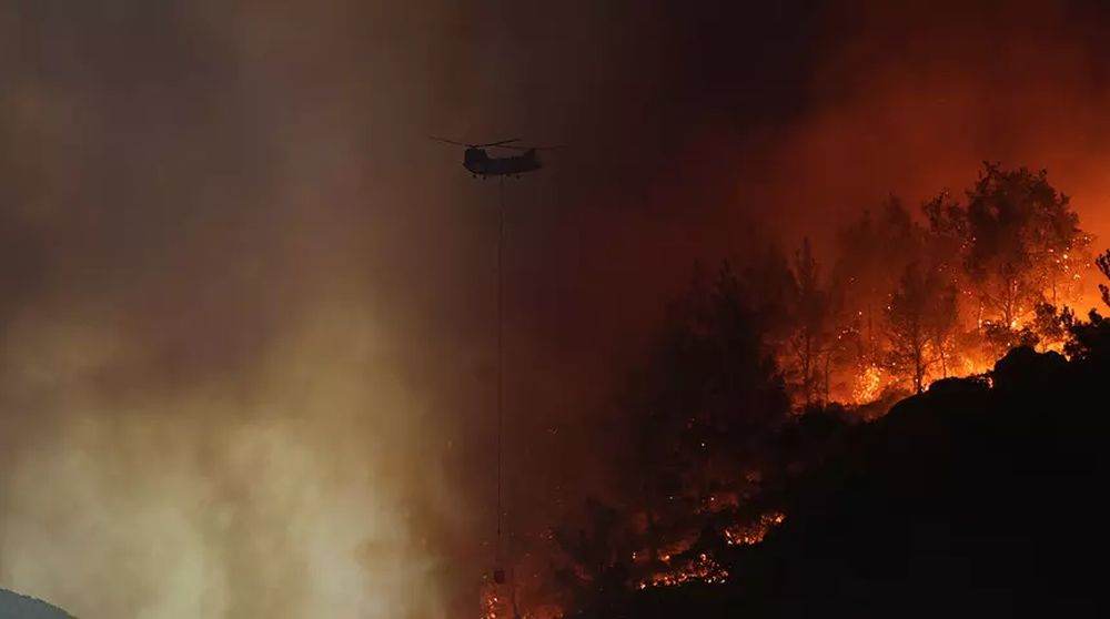Incendiile din Turcia se extind în sud după o uşoară ameliorare în zona Izmir