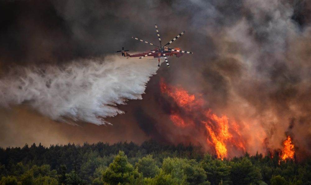 Grecia afectată de incendii în Evia şi Creta pe fondul valului de căldură