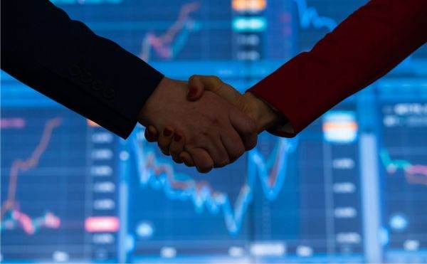 TradeVille: ”Listarea Hidroelectrica a adus vizibilitate Bursei de Valori Bucureşti la nivel european”