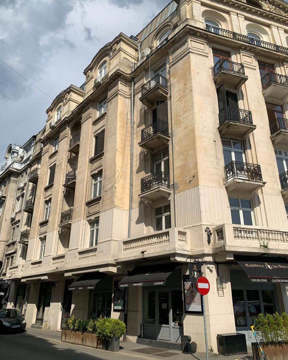 Apartamentele din blocurile cu bulină roşie se ieftinesc cu până la 35 %,
