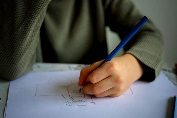 Şcoală în regim simultan: realitatea din ce în ce mai prezentă în satele româneşti