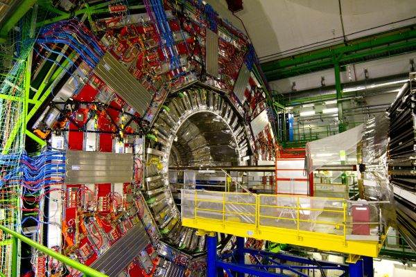 CERN face lumină în misterul dispariţiei antimateriei