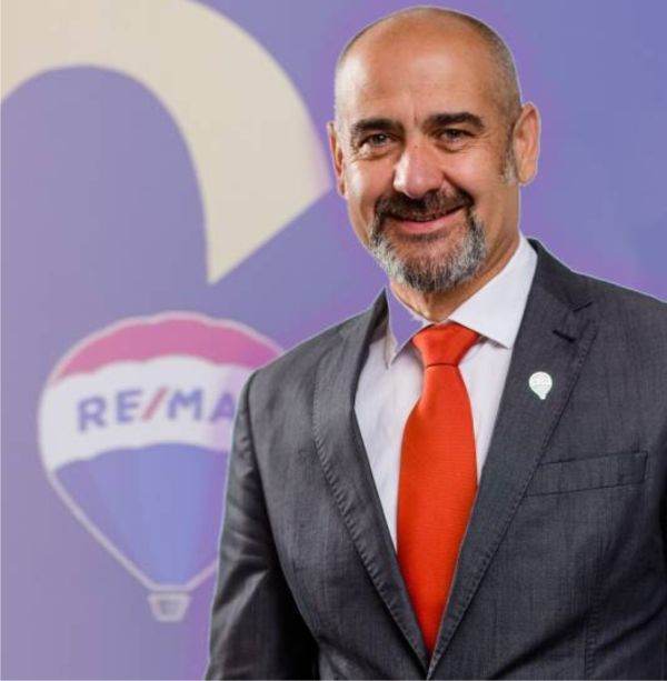 Piaţa imobiliară - activă în marile oraşe; Cum evoluează sectorul rezidenţial în localităţile mici şi mijlocii?