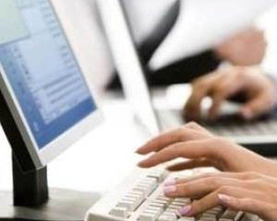 Funcţionarii publici din primării condamnă noile măsuri de austeritate ale Guvernului Bolojan
