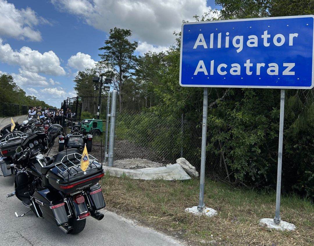  Mexicul cere repatrierea a 14 cetăţeni reţinuţi în centrul de detenţie „Alligator Alcatraz” din SUA
