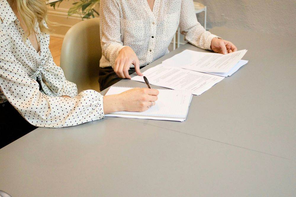 Provident şi Romanian Business Leaders lansează un program de mentorat pentru micii antreprenori din oraşele fără acces la resurse