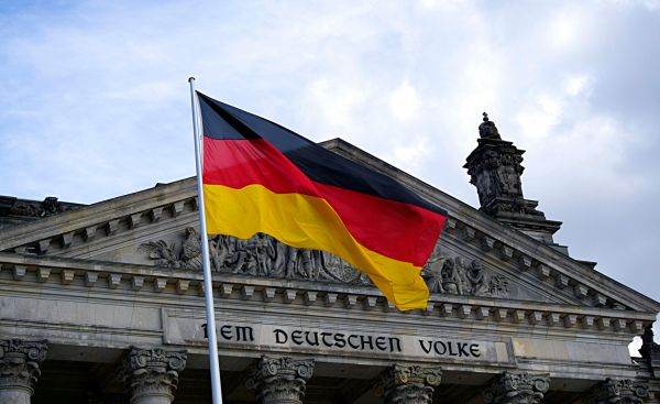 Europe's engine, caught in Brussels' financial trap