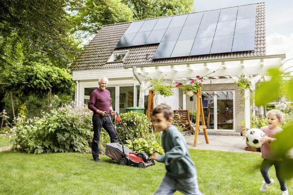 Cerere record pentru soluţii fotovoltaice: circa 40 de sisteme instalate pe zi de către E.ON 