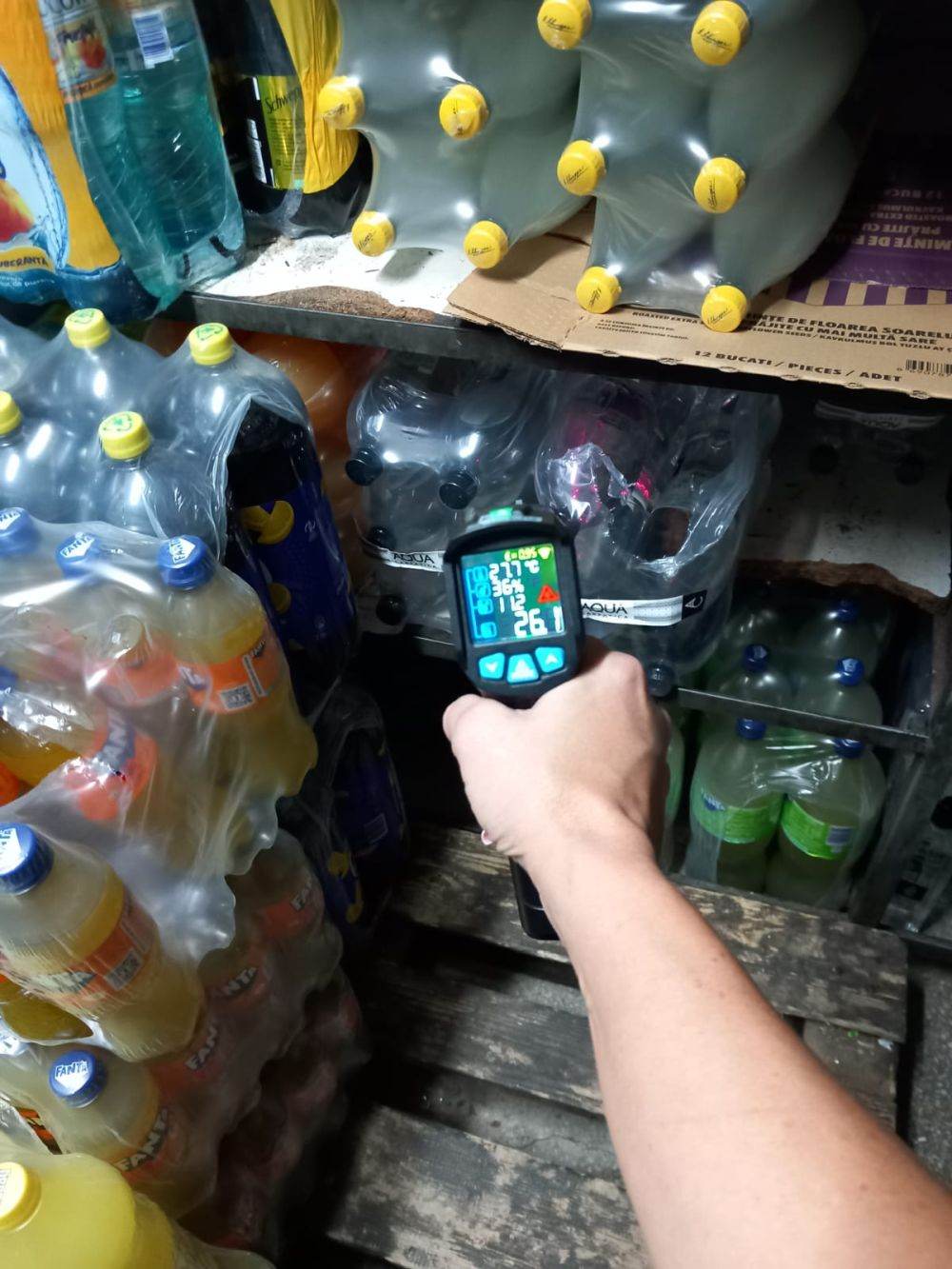 ANPC a controlat aproape 700 de operatori economici care produc, distribuie sau comercializează apă minerală sau de izvor 