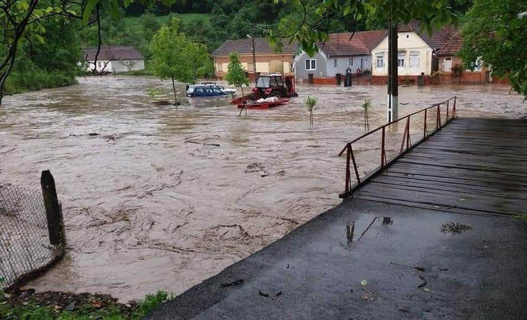 Inundaţiile din Suceava: sute de dosare de daună au fost deja deschise